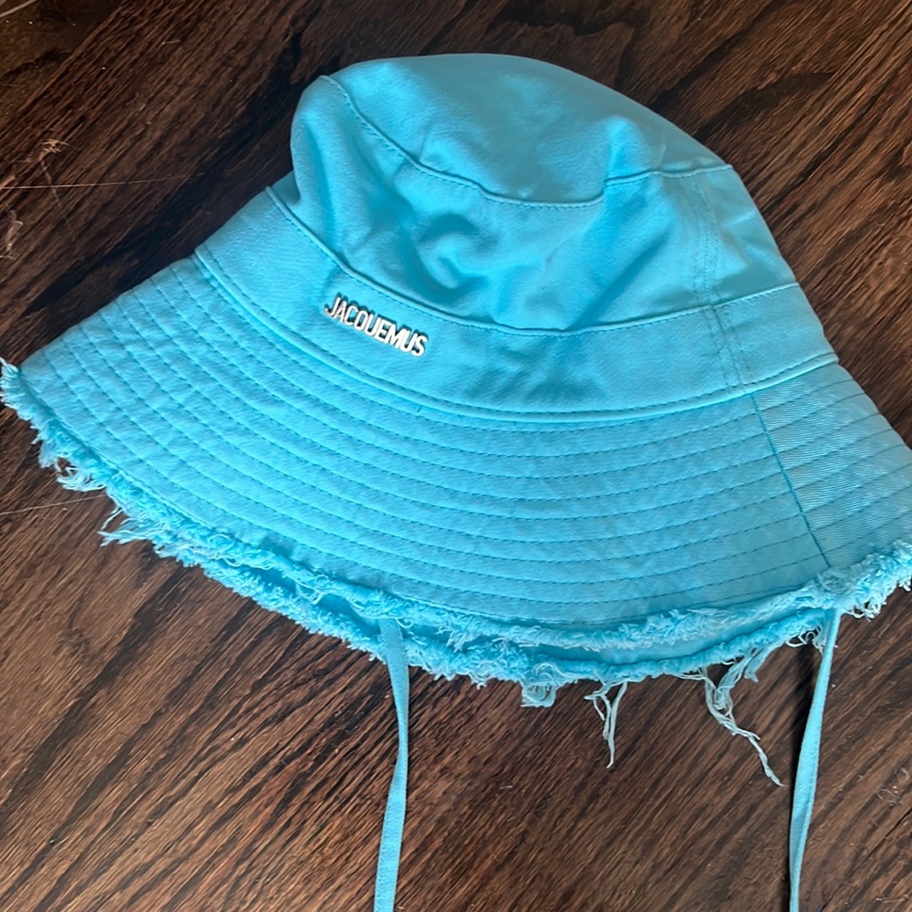 Jacquemus bucket hat